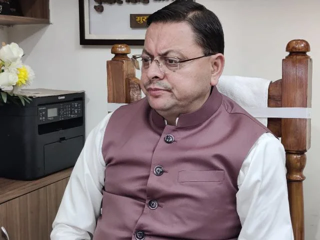 धामी सरकार अलर्ट मोड पर, जिलों में कड़ी निगरानी के निर्देश