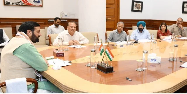 पाहड़ी क्षेत्र के लिए बड़ा फैसला कच्चे रास्तों को पक्का करने के आदेश