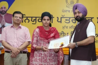 राजस्व मंत्री मुंडियां ने नवनियुक्त पटवारियों को सौंपे नियुक्ति पत्र