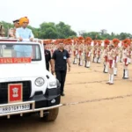 राज्यपाल प्रो. असीम कुमार घोष ने परेड की सलामी ली