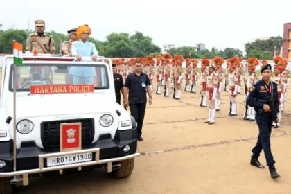 राज्यपाल प्रो. असीम कुमार घोष ने परेड की सलामी ली