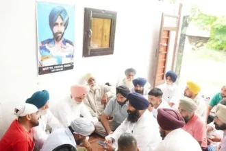 शहीद हुए प्रितपाल सिंह के परिवार से मिले बैंस