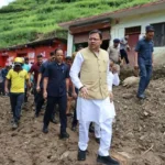 सीएम ने आपदा पीड़ितों से की मुलाकात