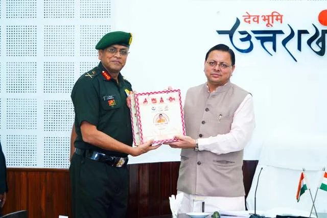 लेफ्टिनेंट जनरल सेनगुप्ता ने उत्तराखंड के CM से की मुलाकात