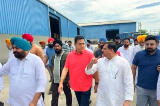 डेरा बाबा नानक: बाढ़ की स्थिति का अवलोकन करने पहुंचे संजय सिंह और मंत्रीगण