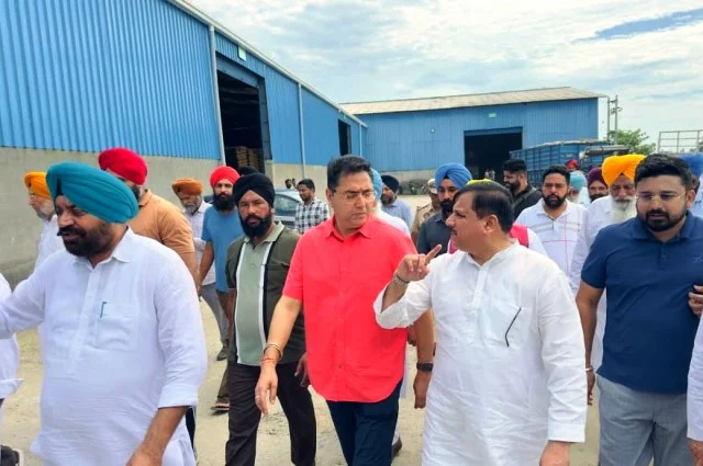 डेरा बाबा नानक: बाढ़ की स्थिति का अवलोकन करने पहुंचे संजय सिंह और मंत्रीगण