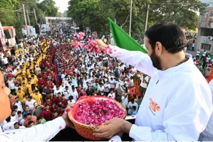 द्रोणाचार्य स्टेडियम से सीएम सैनी ने युवाओं संग लगाई मैराथन में दौड़