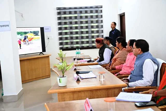 धामी ने विद्युत, पेयजल और स्वास्थ्य सुविधाओं की स्थिति का लिया जायजा