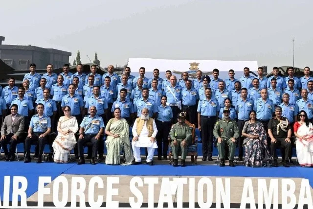 अंबाला वायुसेना स्टेशन पहुंचीं राष्ट्रपति मुर्मू, अनिल विज ने किया स्वागत