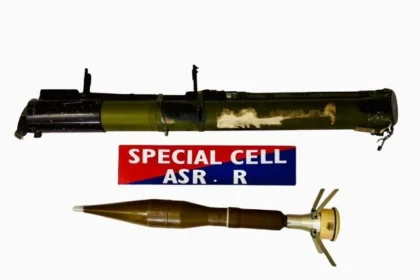 अमृतसर ग्रामीण पुलिस की बड़ी कार्रवाई, RPG सहित हथियार जब्त