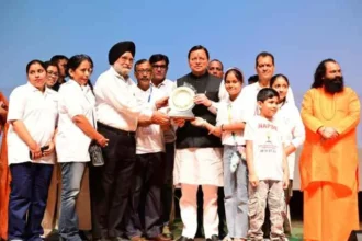 आईटीबीपी, पुलिस व राहत दलों को सीएम धामी ने किया सम्मानित