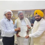 पंजाब सरकार ने आनंदपुर साहिब में होने वाले 350वें शहीदी समारोह का आमंत्रण सौंपा