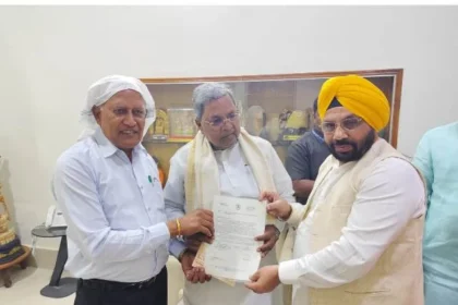 पंजाब सरकार ने आनंदपुर साहिब में होने वाले 350वें शहीदी समारोह का आमंत्रण सौंपा