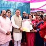 मुख्यमंत्री धामी ने पूजा-अर्चना कर सड़क पुनर्निर्माण कार्यों की रखी नींव