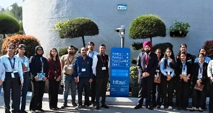 इन्फोसिस चंडीगढ़ में छात्रों को नई तकनीकों और शोध गतिविधियों की जानकारी