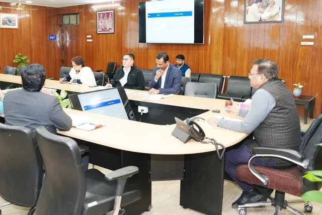 पीएम श्री स्कूलों की समीक्षा में पुस्तकालयों के लिए शीघ्र बजट आवंटन का आदेश