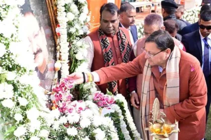 देहरादून में उमेश अग्रवाल जयंती समारोह में शामिल हुए मुख्यमंत्री