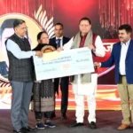 धामी ने शहीद सैनिकों को श्रद्धांजलि दी, परिजनों को मिला सम्मान