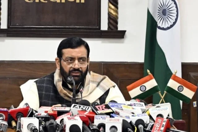 2002 में नियुक्त कॉन्ट्रैक्ट ड्राइवरों को क्वालीफाइंग सर्विस का लाभ