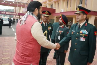 वेस्टर्न कमांड संग्रहालय का अवलोकन, सीएम को मिली सैन्य विरासत की जानकारी