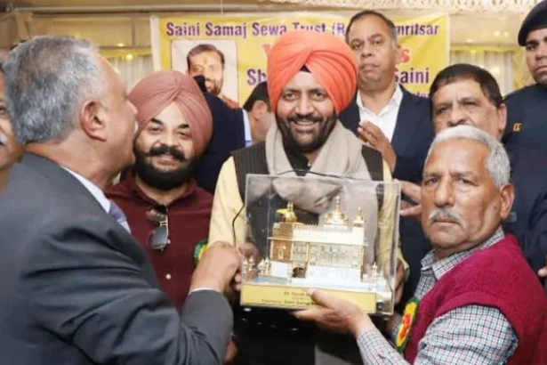 अमृतसर में सैनी समाज ट्रस्ट समारोह, सीएम सैनी ने वेबसाइट लॉन्च की