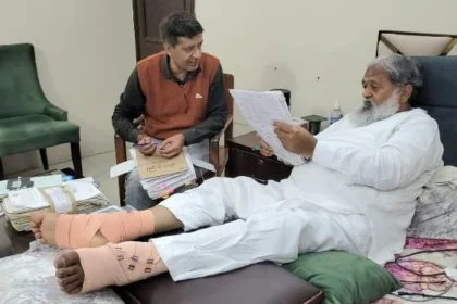 फाइलें रुकीं तो काम रुकेगा अनिल विज ने अधिकारियों को दी चेतावनी