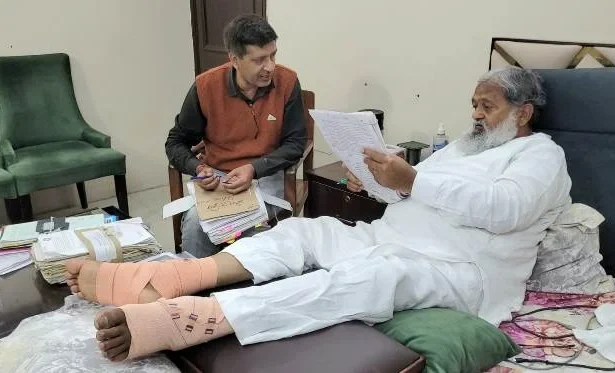 फाइलें रुकीं तो काम रुकेगा अनिल विज ने अधिकारियों को दी चेतावनी