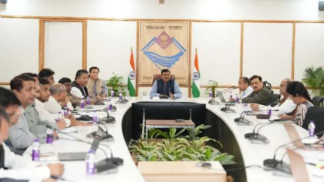 चारधाम यात्रा से पहले बढ़ती मांग को लेकर सरकार अलर्ट, तैयारियों की समीक्षा