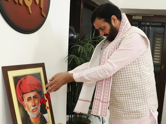 कुरीतियों और भेदभाव के खिलाफ फुले का संघर्ष प्रेरणादायक मुख्यमंत्री