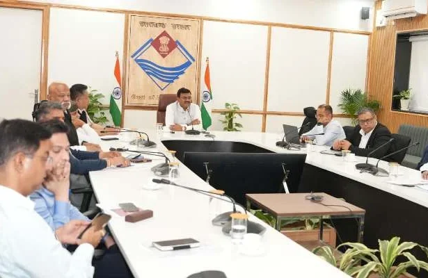 गैस एजेंसियों और वितरकों पर कड़ी निगरानी के निर्देश, मुख्य सचिव सख्त