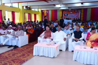 बड़ी संख्या में स्थानीय लोगों संग सीएम धामी ने ‘मन की बात’ सुनी