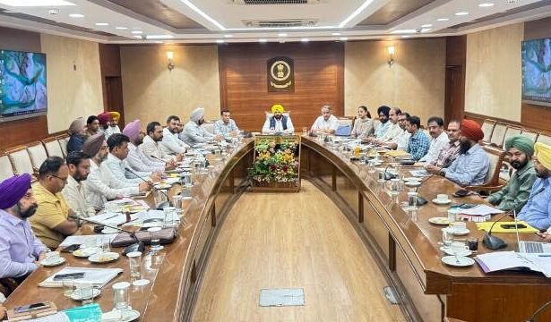 बरसात से पहले सभी सड़क परियोजनाएं पूरी करने को मंत्री ईटीओ सख्त