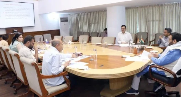 सिविल सचिवालय में समीक्षा बैठक, ईएसआई सिस्टम सुधार पर जोर