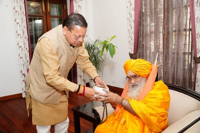 सीएम धामी ने रावल को केदारनाथ पुनर्निर्माण कार्यों की जानकारी दी