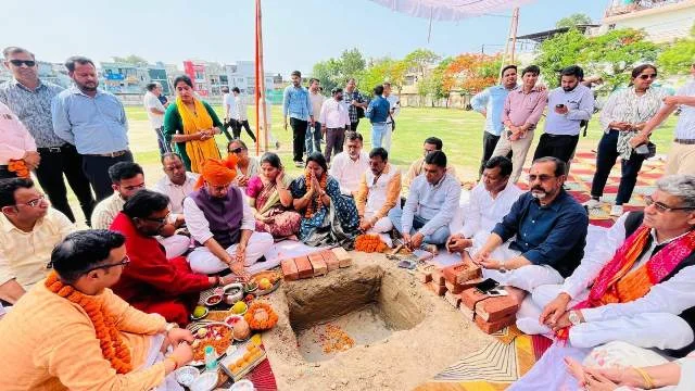 कैबिनेट मंत्री प्रदीप बत्रा की पहल पर नेहरू स्टेडियम विकास कार्य शुरू