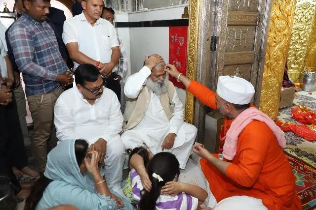 प्रदेश की सुख-समृद्धि और शांति के लिए अनिल विज ने की प्रार्थना
