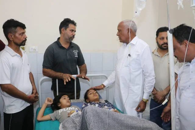 प्रभावित मरीजों को बेहतर चिकित्सा सुविधा देने के अधिकारियों को निर्देश
