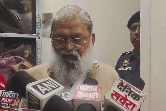 बिजली शिकायतों के त्वरित समाधान पर अनिल विज ने अधिकारियों को दिए निर्देश