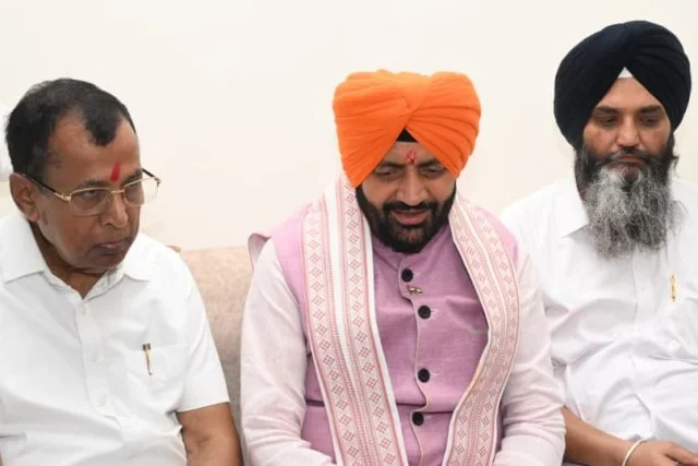 बैलट पेपर से चुनाव कराने पर पंजाब सरकार को घेरा, हार के डर का लगाया आरोप