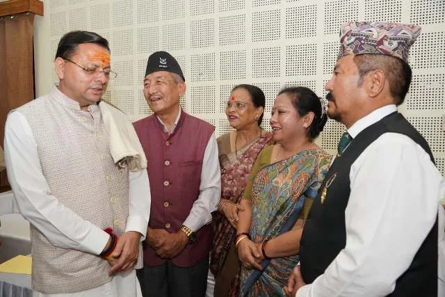 मुख्य सेवक सदन में लोगों ने उठाए सड़क, पानी और बिजली के मुद्दे