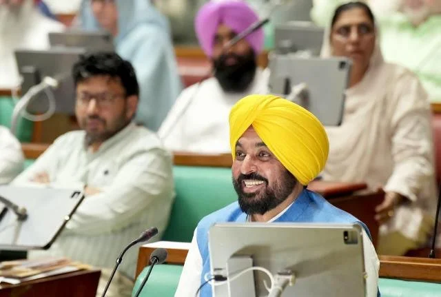 विधानसभा में सर्वसम्मति से न्यूनतम मजदूरी बढ़ाने का फैसला