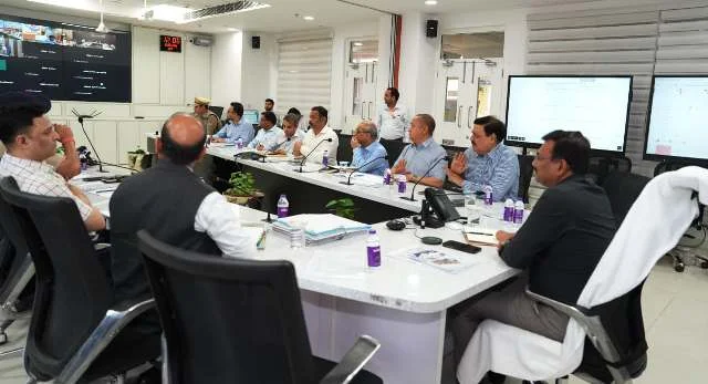 श्रद्धालुओं की सुविधा और सुगम दर्शन व्यवस्था पर प्रशासन को सख्त निर्देश