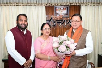 समसामयिक विषयों और विकास कार्यों को लेकर नेताओं संग मुख्यमंत्री की बैठक