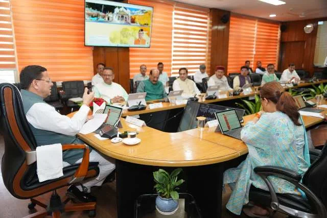 सीएम धामी बोले—ईंधन बचत के लिए व्यवहारिक बदलाव जरूरी
