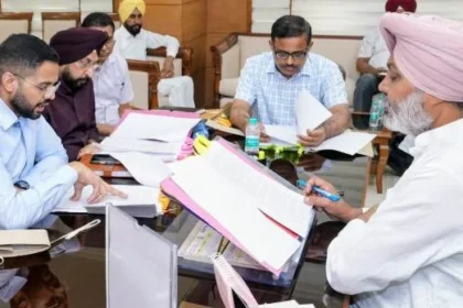 आबकारी विभाग की उच्चस्तरीय समीक्षा बैठक में सुरक्षा और निगरानी तंत्र पर चर्चा