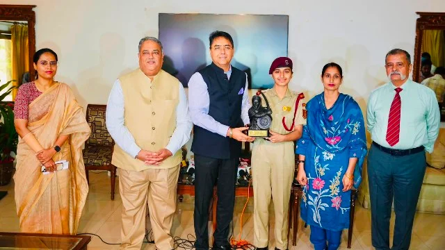 कैबिनेट मंत्री अमन अरोड़ा ने उत्कृष्ट प्रदर्शन करने वाली महिला कैडेटों को किया सम्मानित