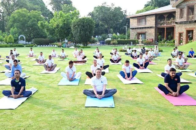 योग स्वस्थ और संतुलित जीवन का आधार - मुख्यमंत्री