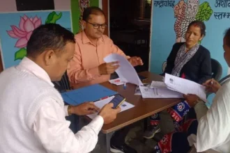 विशेष गहन पुनरीक्षण अभियान में 13 बीएलओ ने 8 दिन में पूरा किया गणना फार्म वितरण और डिजिटाइजेशन कार्य