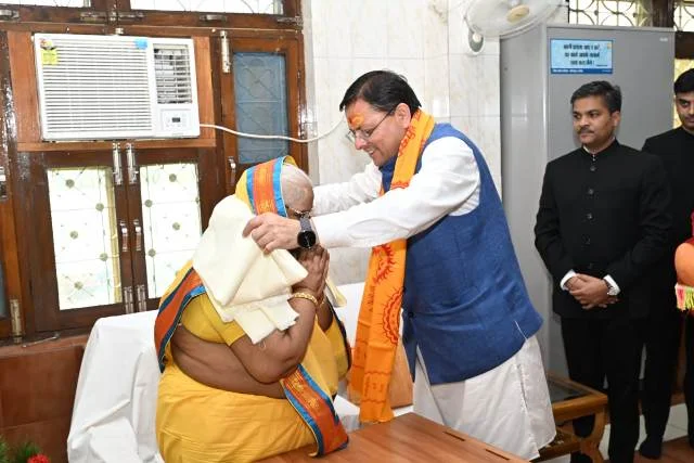शांतिकुंज में आध्यात्मिक परंपरा और संस्कृति को नमन, नड्डा और धामी ने की मुलाकात