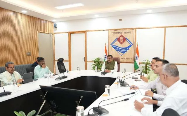 सिंगल विंडो प्रणाली के तहत उद्योग निवेश परियोजनाओं की हुई समीक्षा